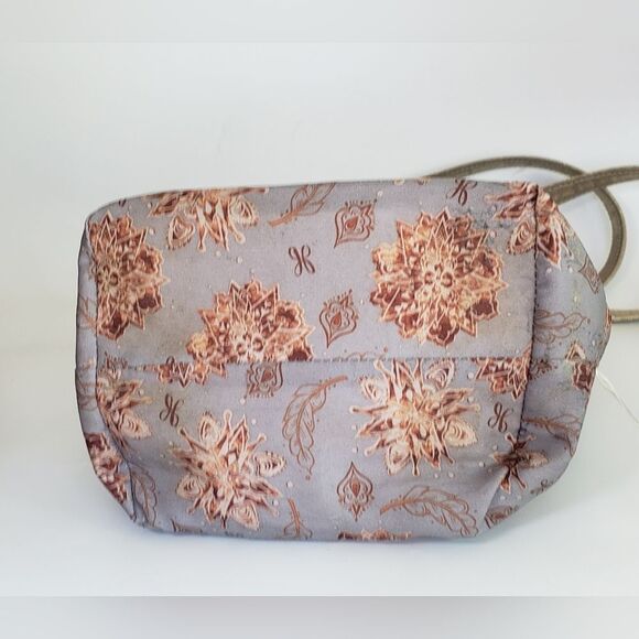 Hobo Blaze Convertible Bucket Bag Backpack in Gold Metallic Leather - Picture 14 of 16